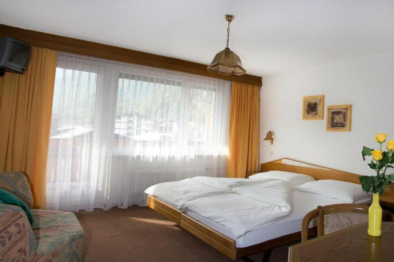 Hotel Alpha Saas-Grund Bagian luar foto