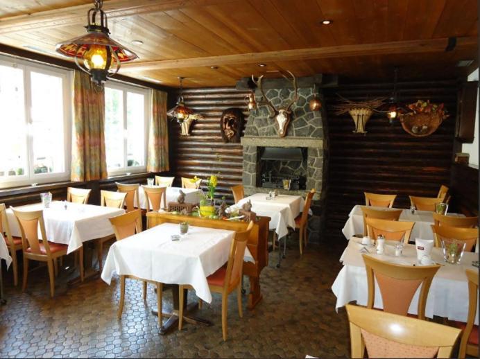 Hotel Alpha Saas-Grund Bagian luar foto