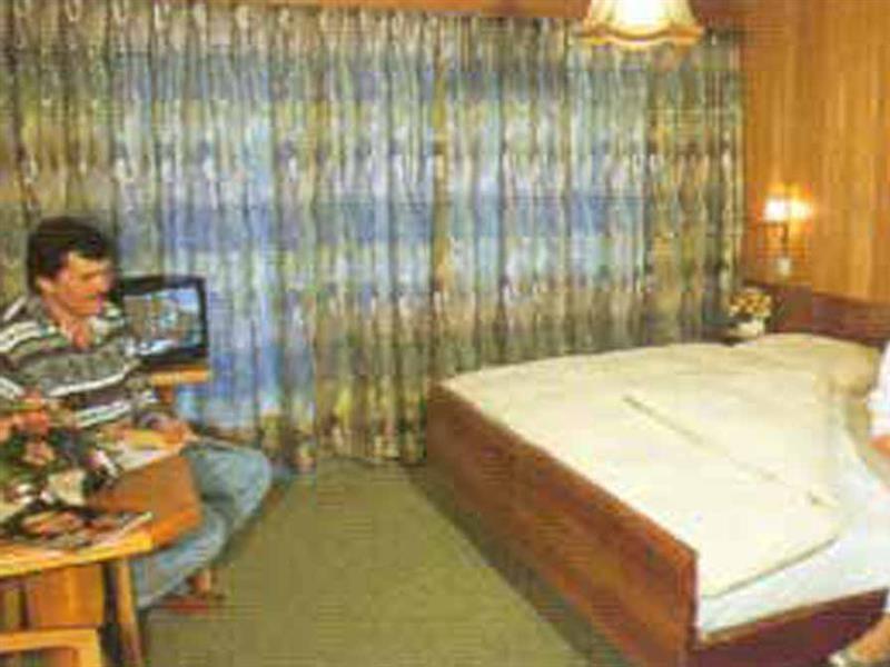Hotel Alpha Saas-Grund Bagian luar foto