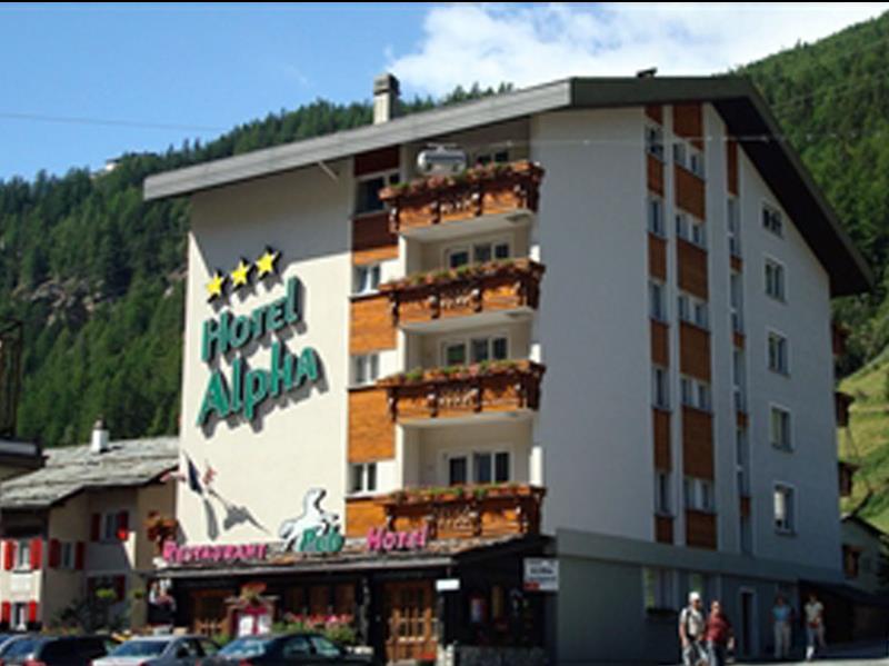 Hotel Alpha Saas-Grund Bagian luar foto